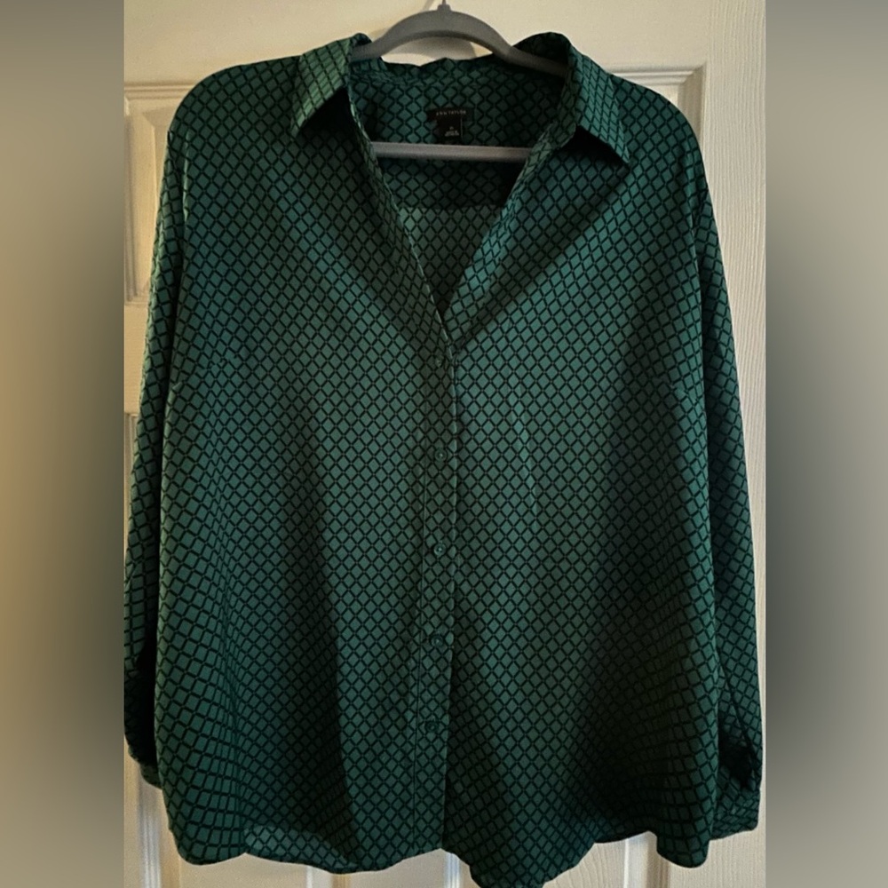 Ann Taylor Green Navy Patterned Blouse - Size XL